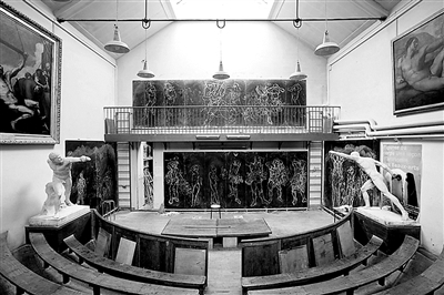 探究海外名校大學(xué)之美:牛津大學(xué)因門(mén)而美